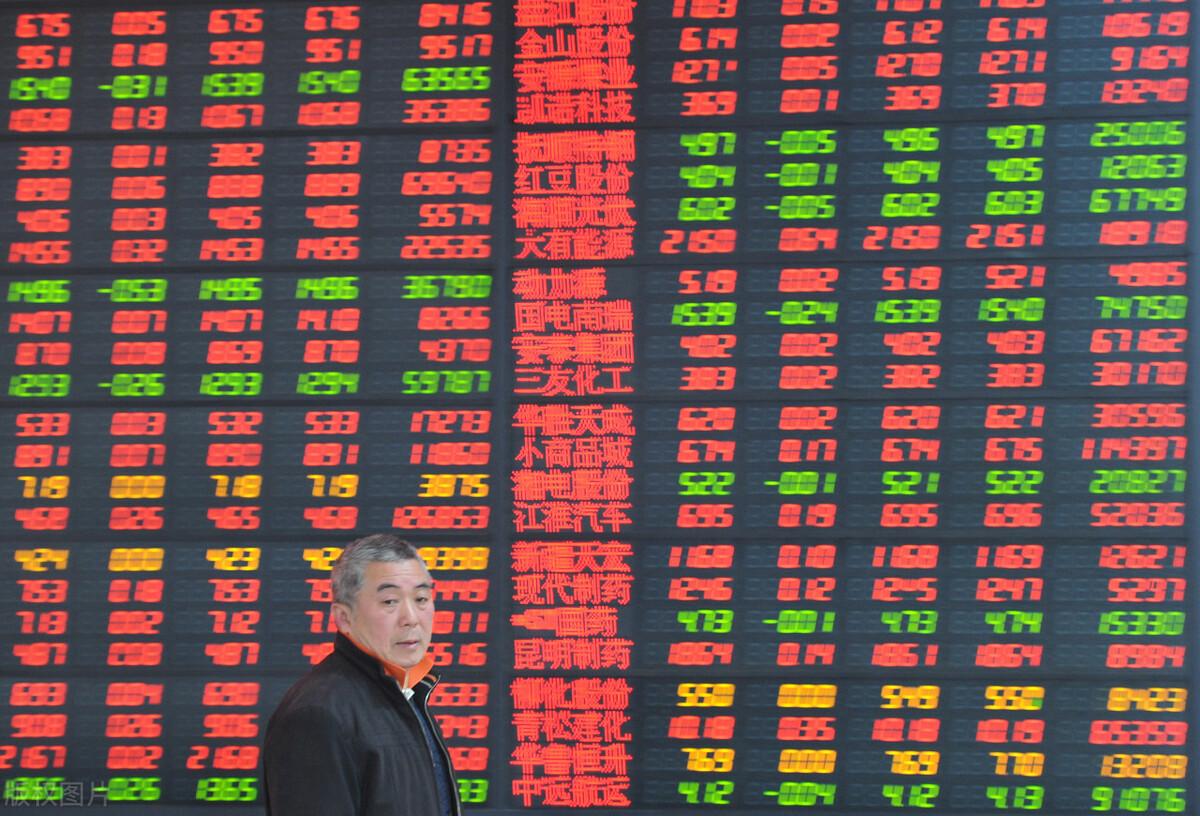 通达信财经软件与小杨的金融之旅，友情纽带与最新财经资讯