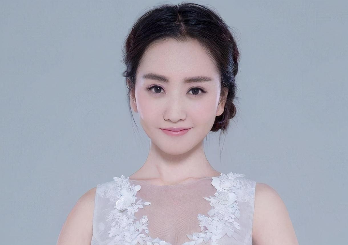 赵合德 演员,赵合德 演员——揭秘小巷中的星光璀璨特色小店