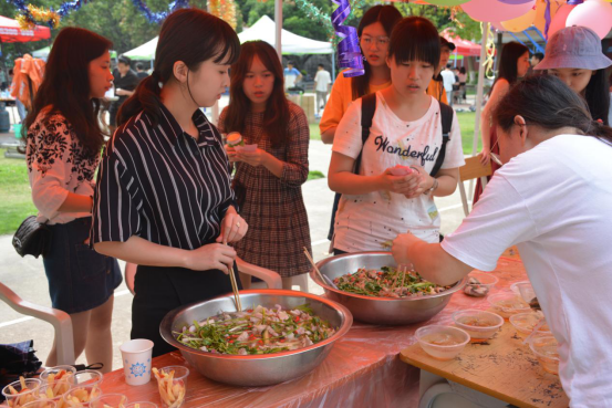 学校美食比赛，与自然美景共融的美食之旅，探寻内心的宁静与力量之源
