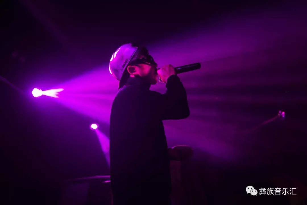 最新单曲发布，音乐产业的繁荣与挑战并存