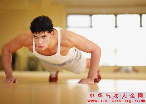 最新俯卧撑教程，一步步掌握经典锻炼技能