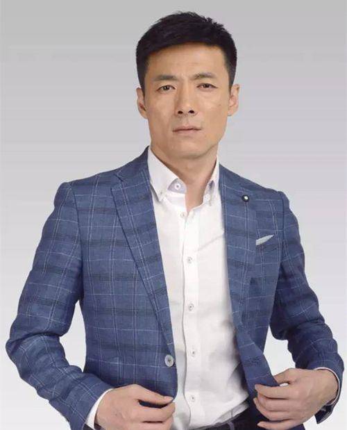 浩峰演员，小巷深处的魅力演绎
